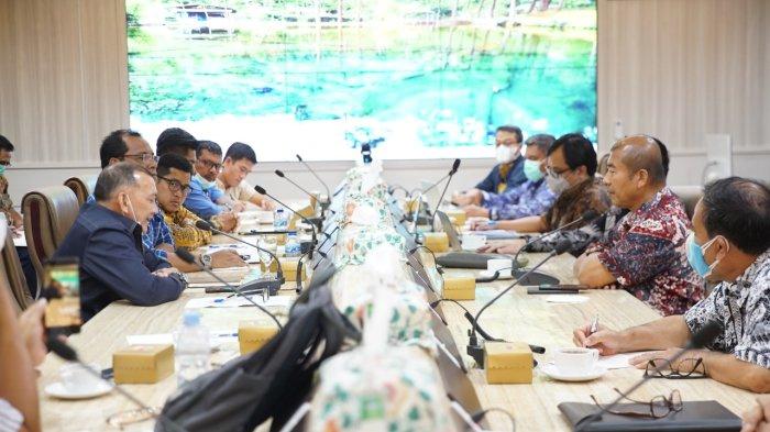 MERESPON ASPIRASI NELAYAN NATUNA SAMBANGI DIRJEN PERIKANAN TANGKAP KEMENTERIAN KELAUTAN DAN PERIKANAN LAKUKAN DISKUSI