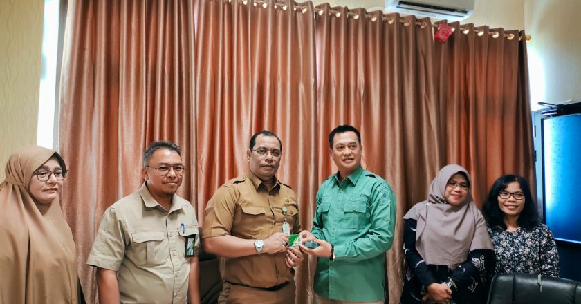 Penyerahan Kartu Peserta BPJS Kabupaten Natuna