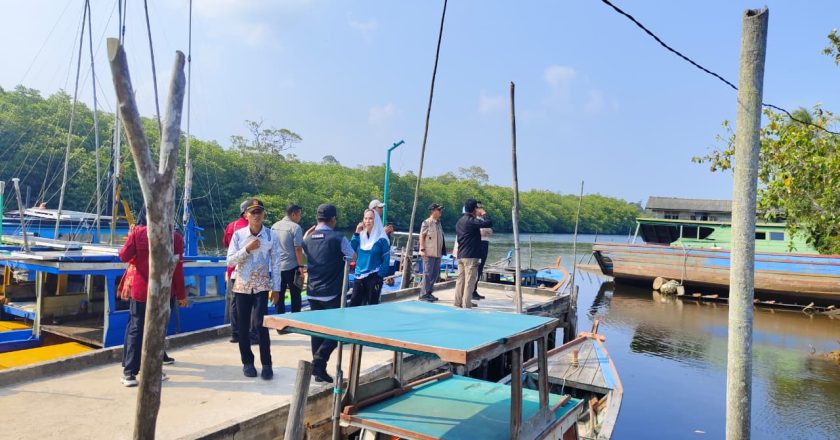 Wamenlu dan Bupati Natuna Tinjau Pembangunan Kampung Nelayan Merah Putih di Desa Cemaga Utara